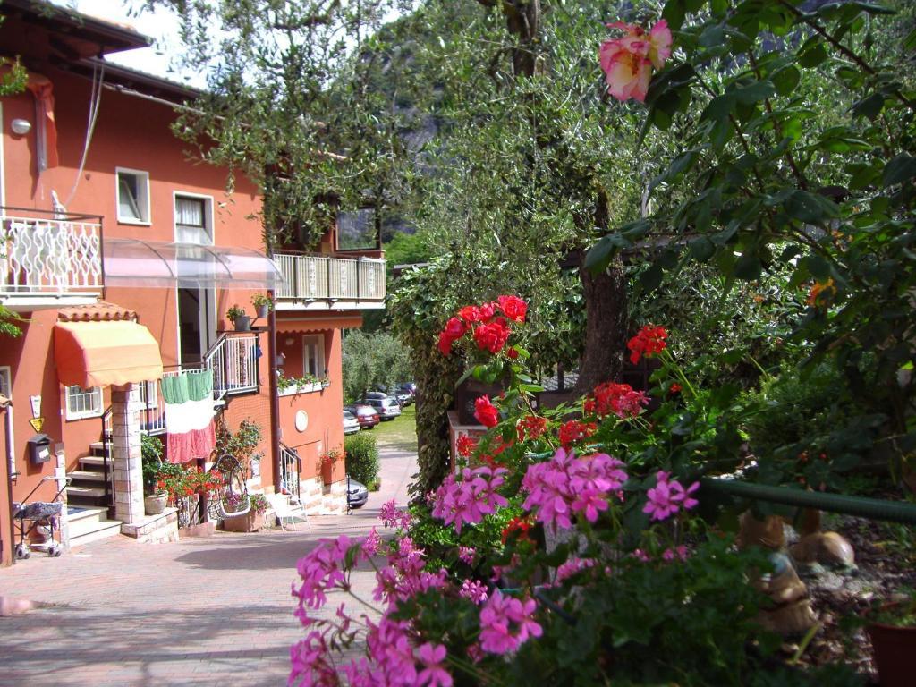 Hotel Baitone - Nature Village Malcesine Exterior photo